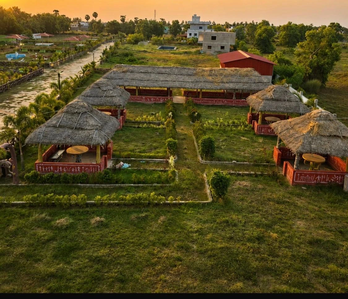 Open farm dining and lush nature campus at J&M Paradise Puri